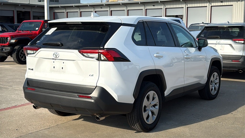 2025 Toyota RAV4 LE