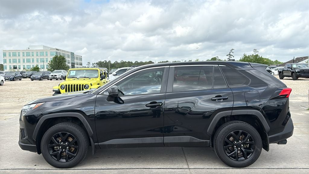 2023 Toyota RAV4 LE