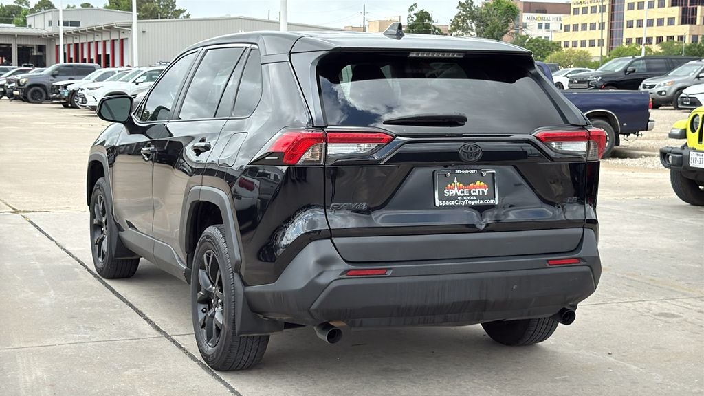 2023 Toyota RAV4 LE