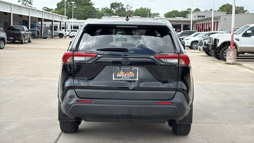 2023 Toyota RAV4 LE