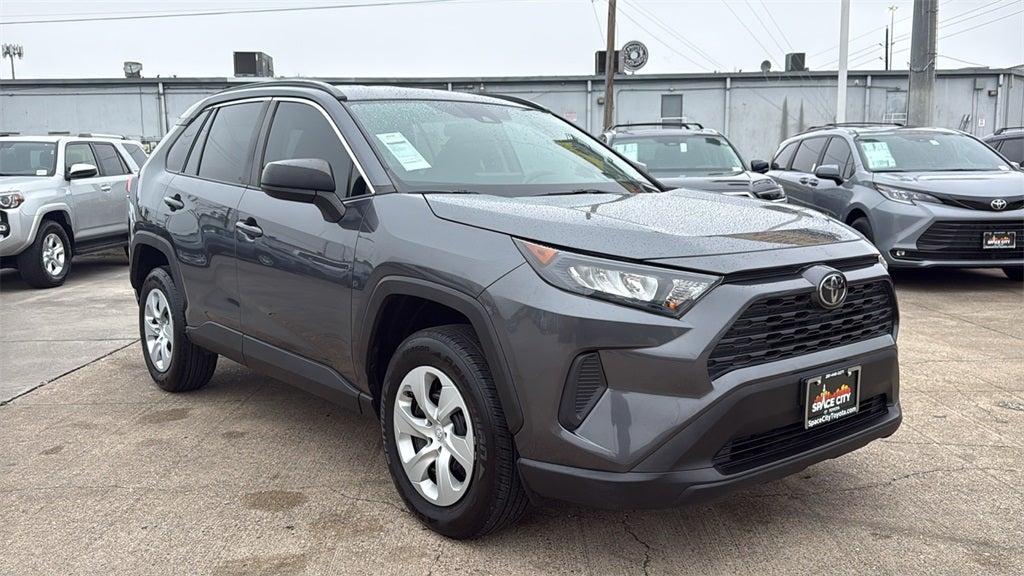 2020 Toyota RAV4 LE