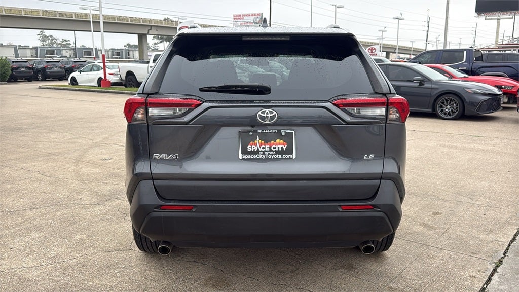 2020 Toyota RAV4 LE