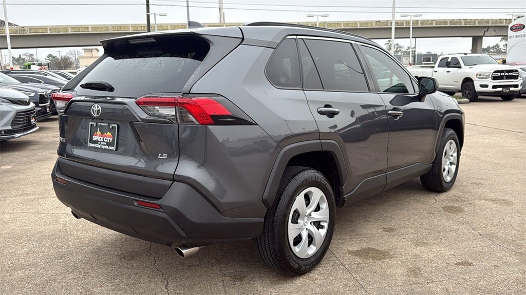 2020 Toyota RAV4 LE
