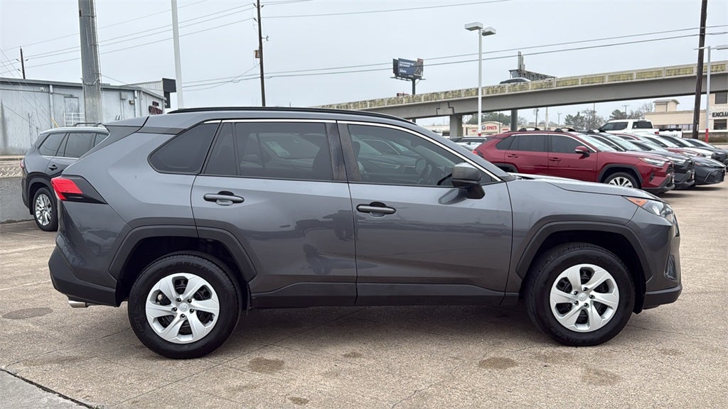 2020 Toyota RAV4 LE