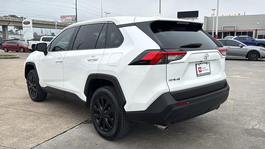 2025 Toyota RAV4 LE