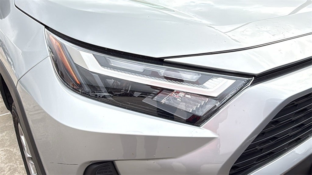 2025 Toyota RAV4 HYBRID LE