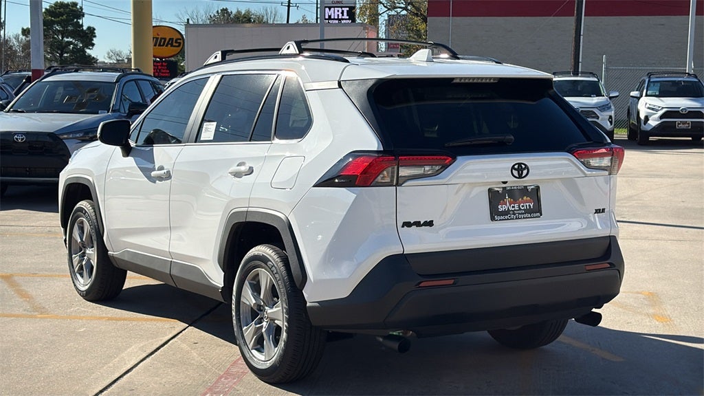 2025 Toyota RAV4 XLE