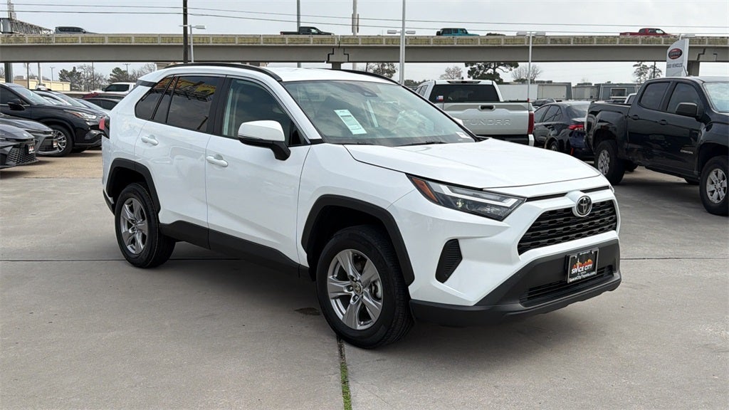 2024 Toyota RAV4 XLE