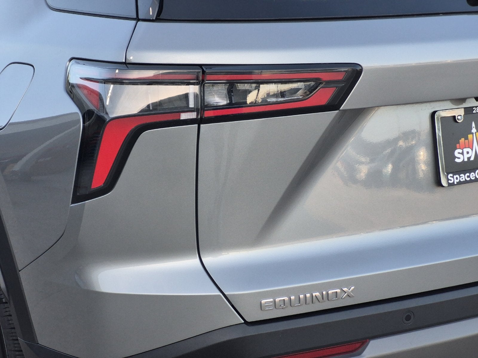 2025 Chevrolet Equinox LT - Photo 29