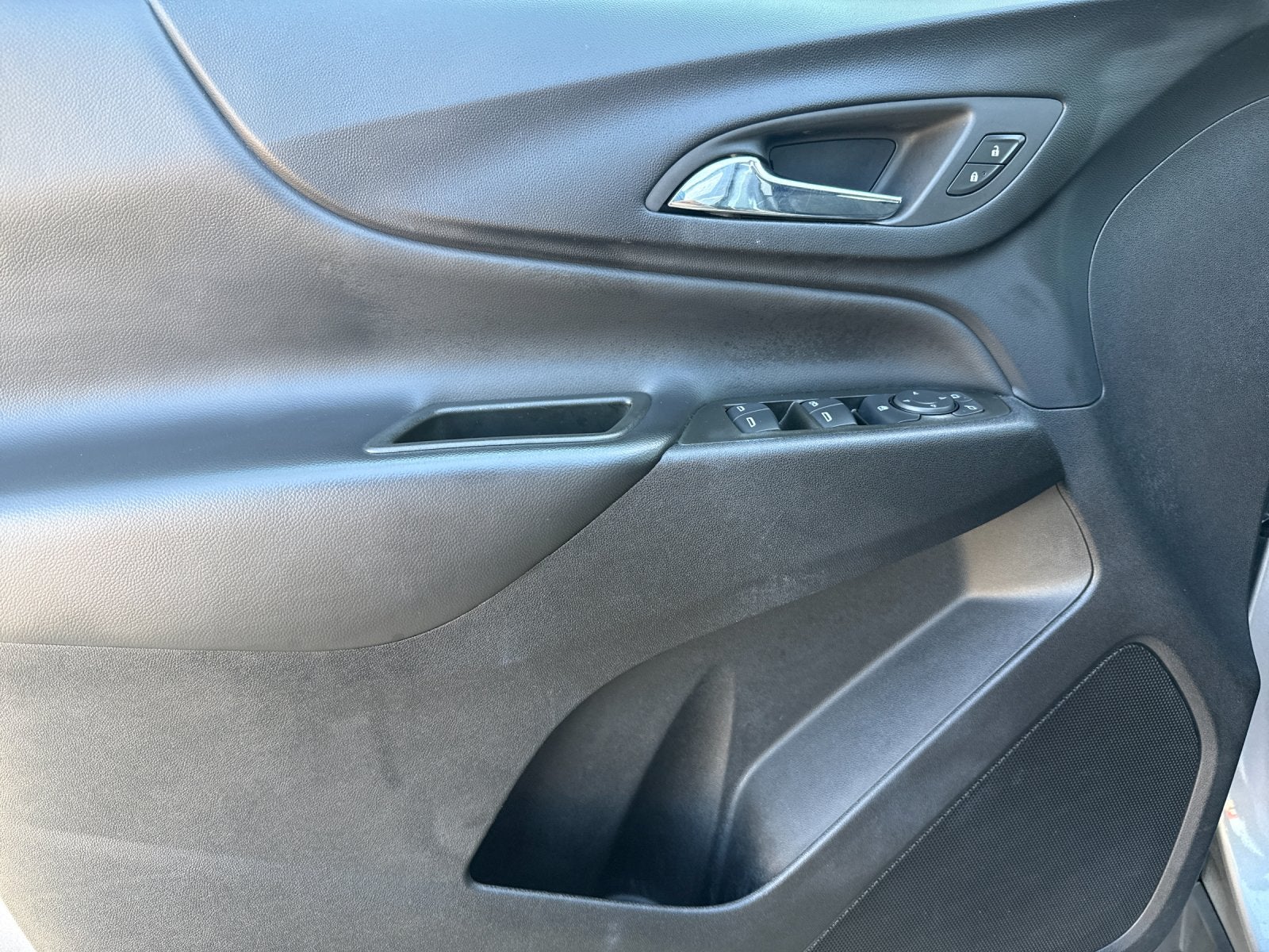 2023 Chevrolet Equinox LT - Photo 11