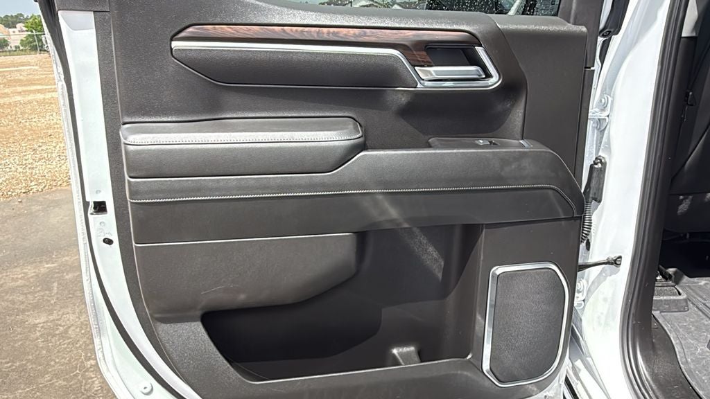 2025 GMC Sierra SLT