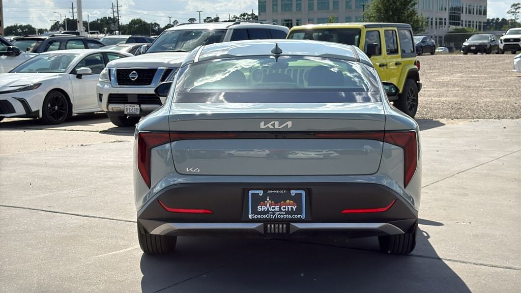 2025 Kia K4 LXS