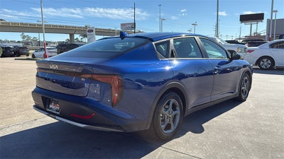 2025 Kia K4 LXS