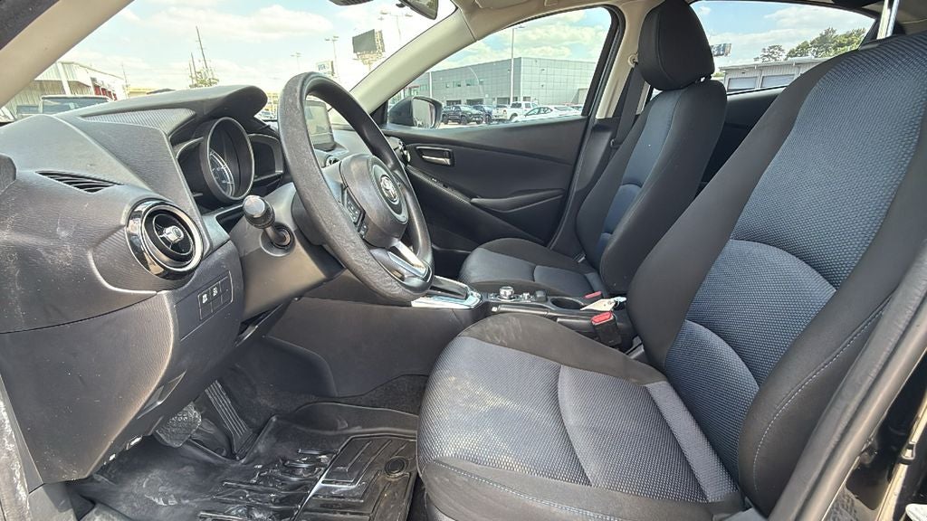 2020 Toyota YARIS HATCHBACK LE