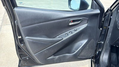 2020 Toyota YARIS HATCHBACK LE