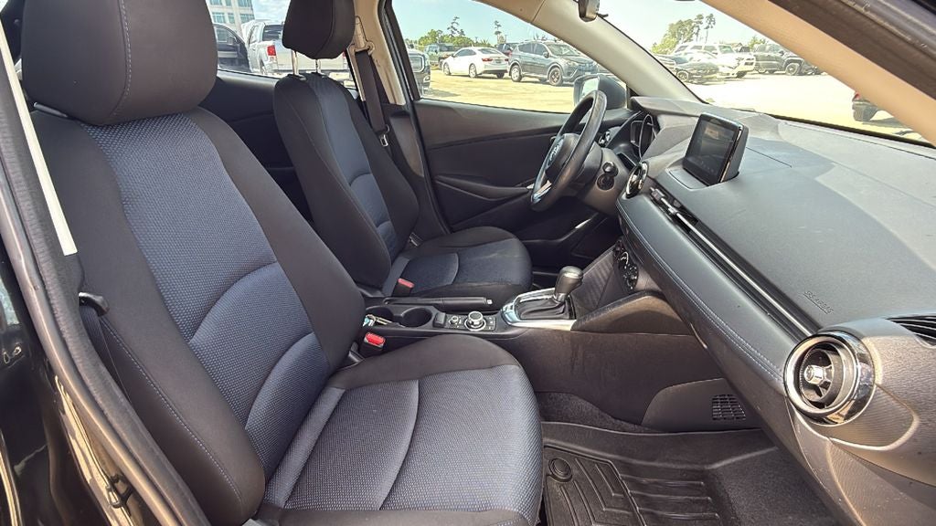 2020 Toyota YARIS HATCHBACK LE