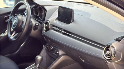 2020 Toyota YARIS HATCHBACK LE
