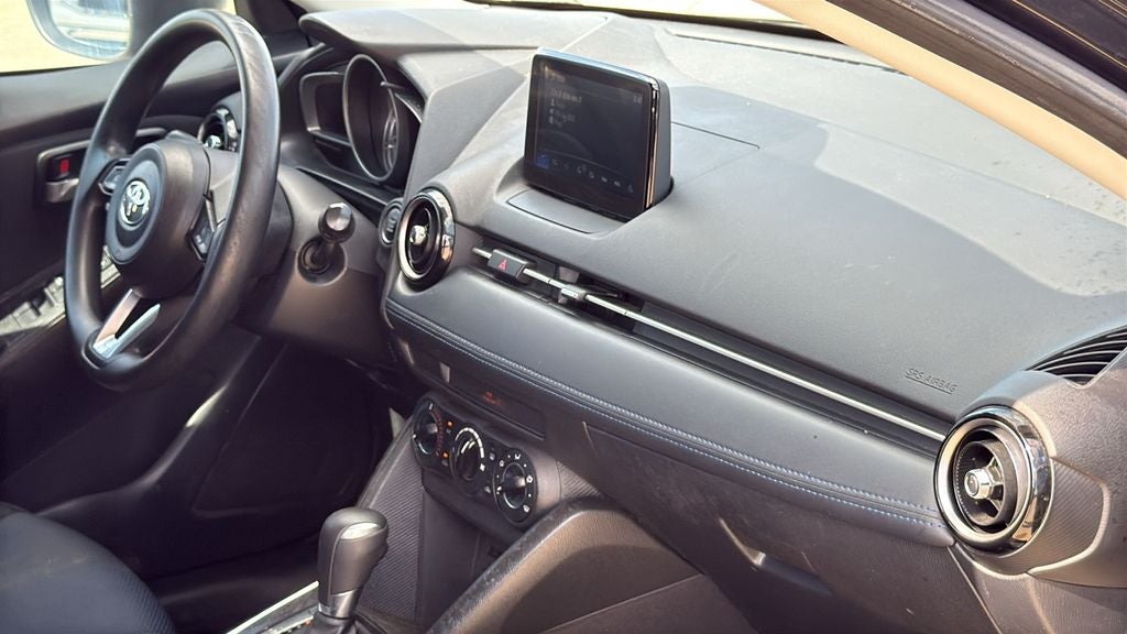 2020 Toyota YARIS HATCHBACK LE