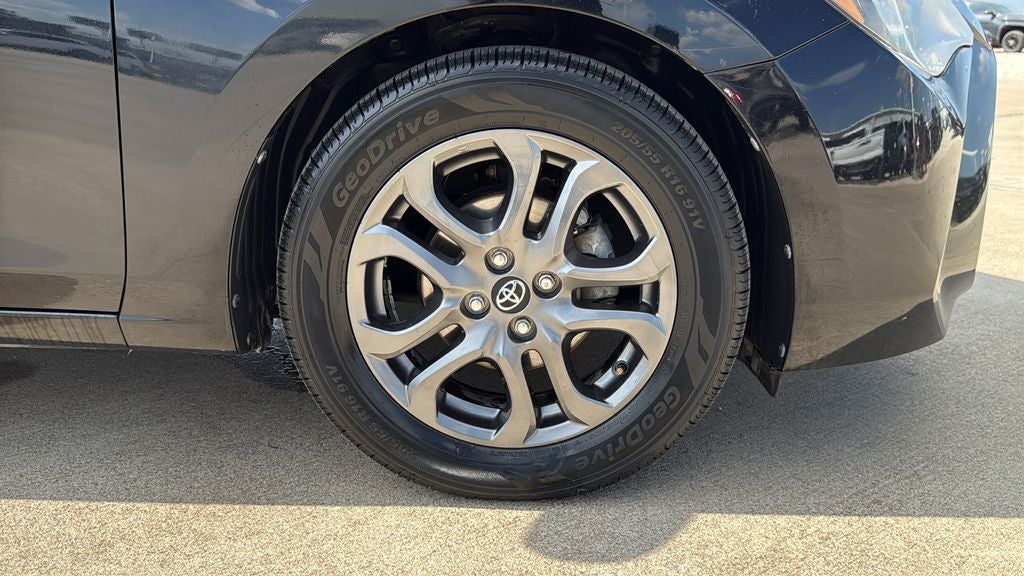 2020 Toyota YARIS HATCHBACK LE