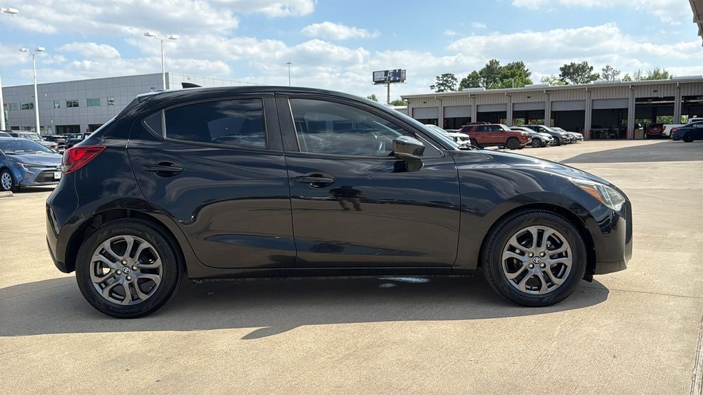 2020 Toyota YARIS HATCHBACK LE