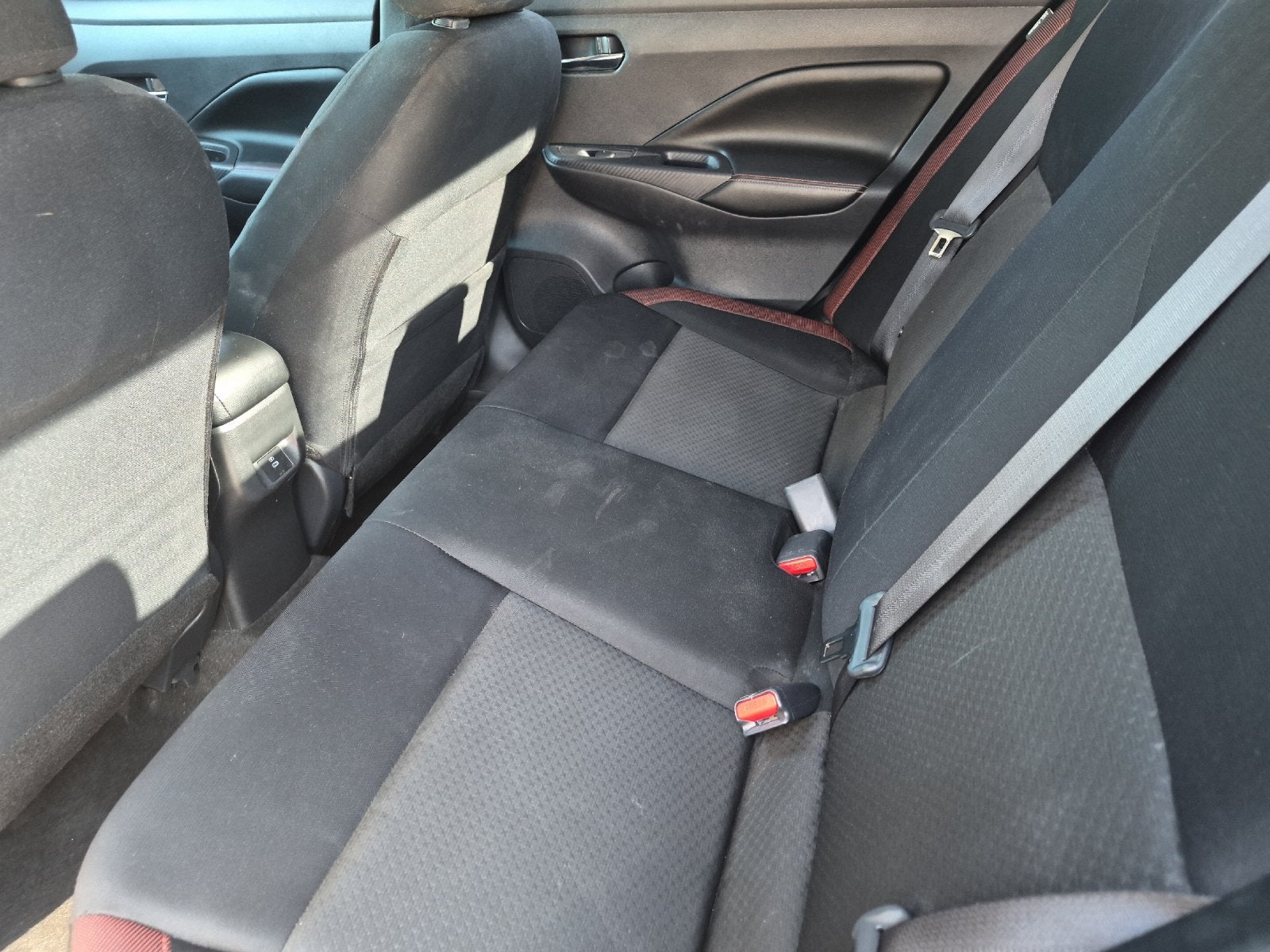 2023 Nissan Versa 1.6 SR