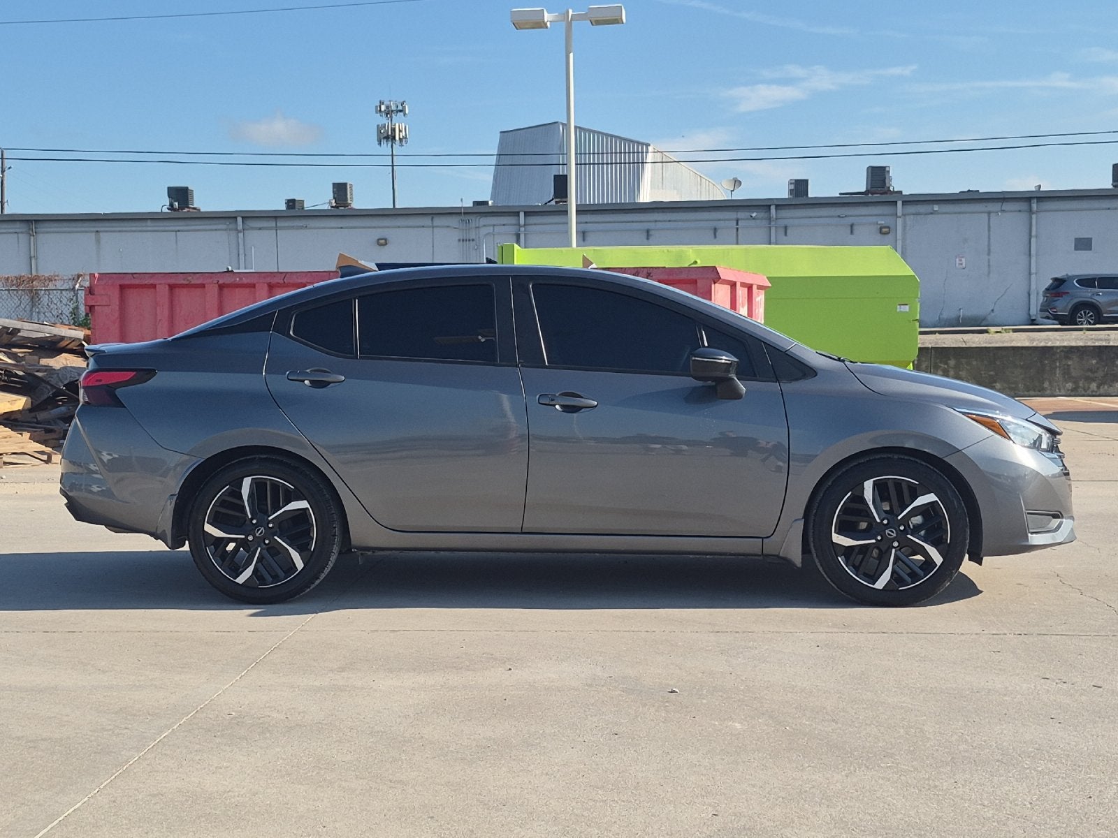 2023 Nissan Versa 1.6 SR