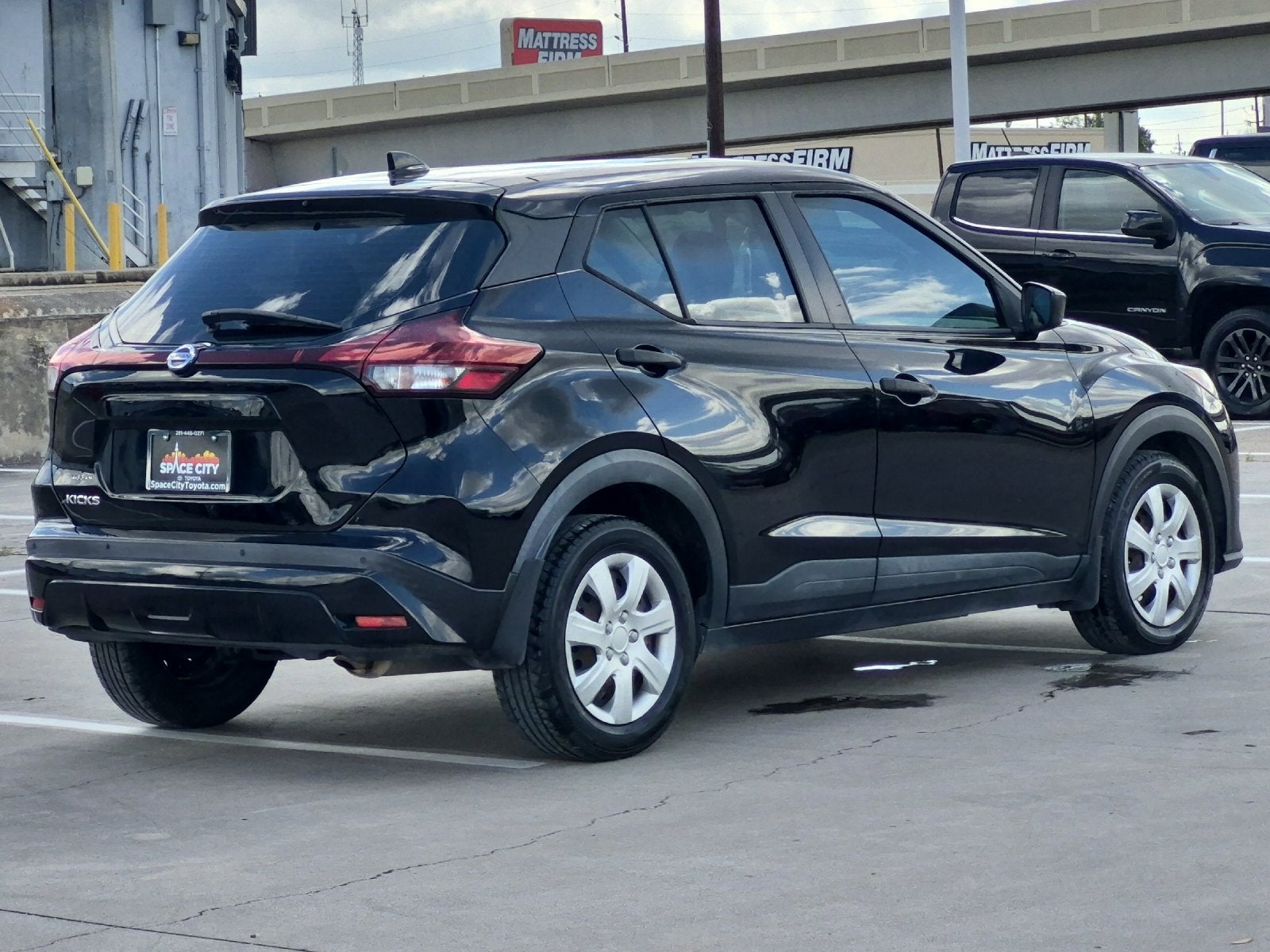 2021 Nissan Kicks S