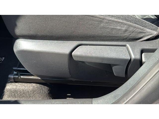 2025 Nissan Kicks MPV SV