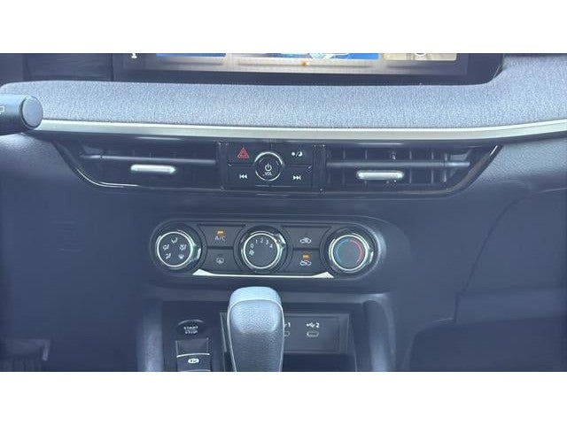2025 Nissan Kicks MPV SV