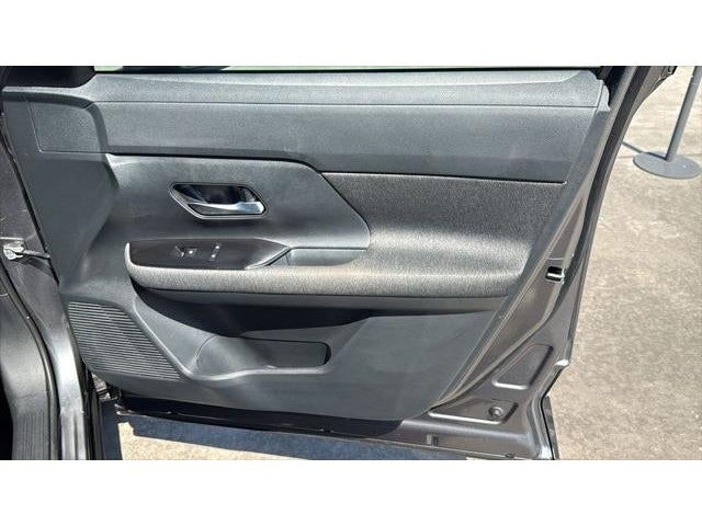2025 Nissan Kicks MPV SV