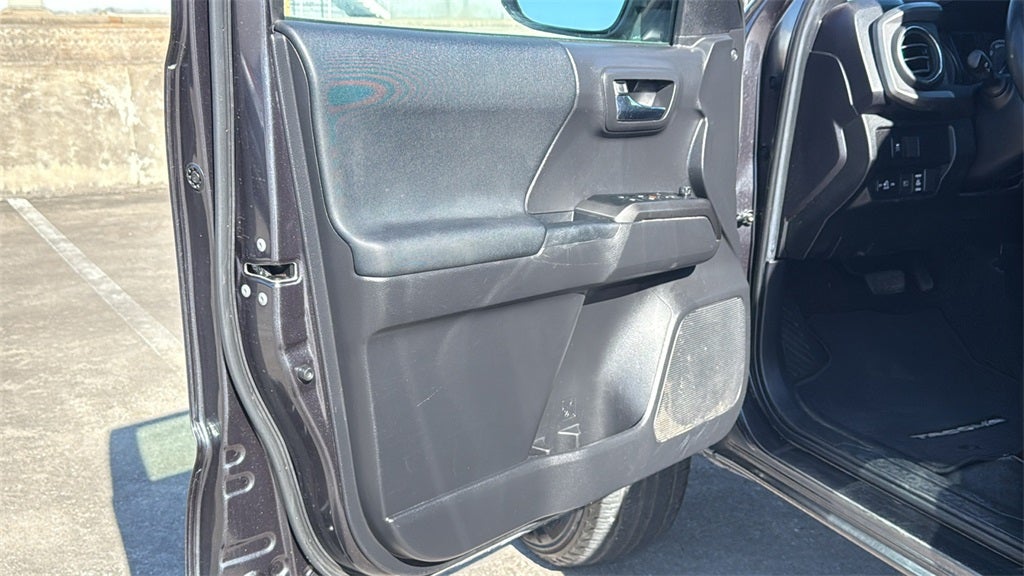 2022 Toyota TACOMA TRD OFFRD SR V6