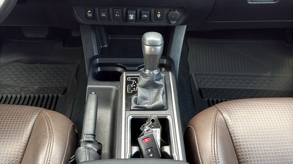 2023 Toyota TACOMA LIMITED Limited V6