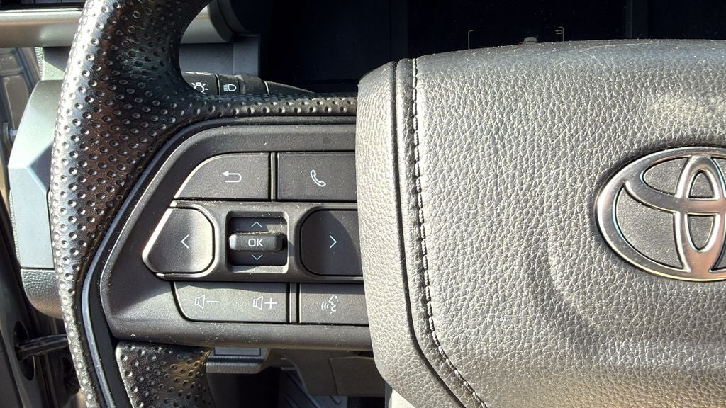 2025 Toyota TACOMA SR5 SR5