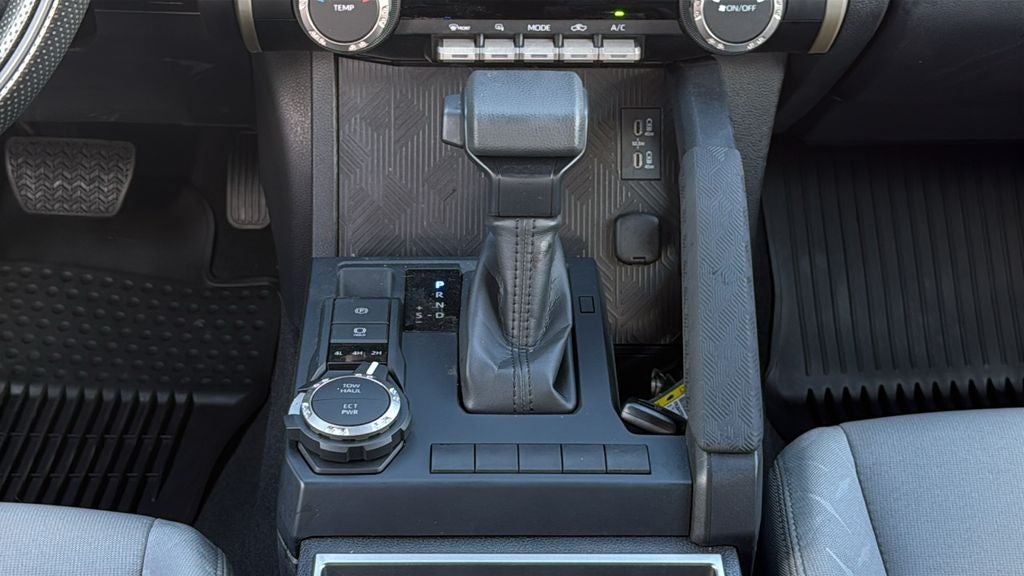 2025 Toyota TACOMA SR5 SR5