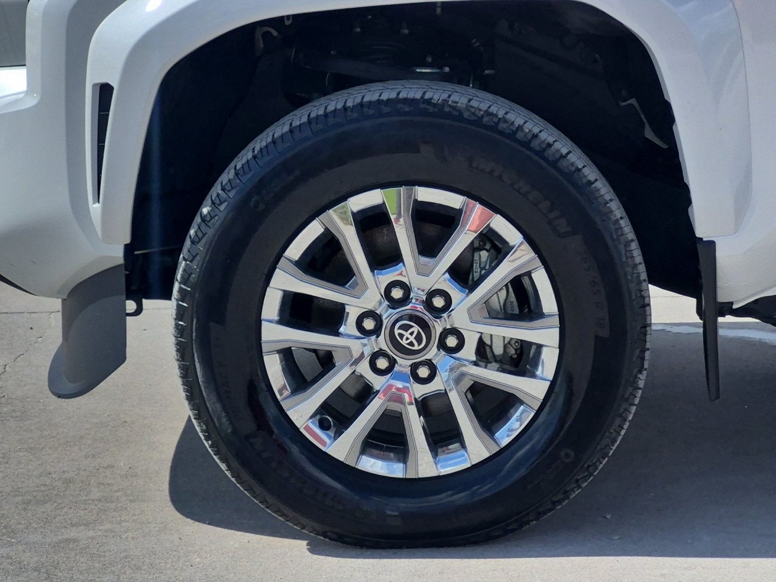 2025 Toyota Tacoma Limited - Photo 25