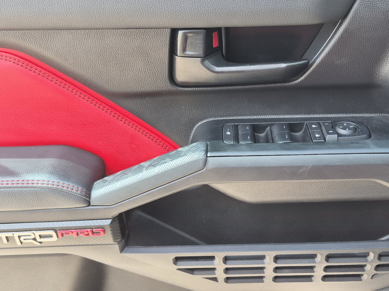 2025 Toyota Tacoma i-FORCE MAX TRD Pro