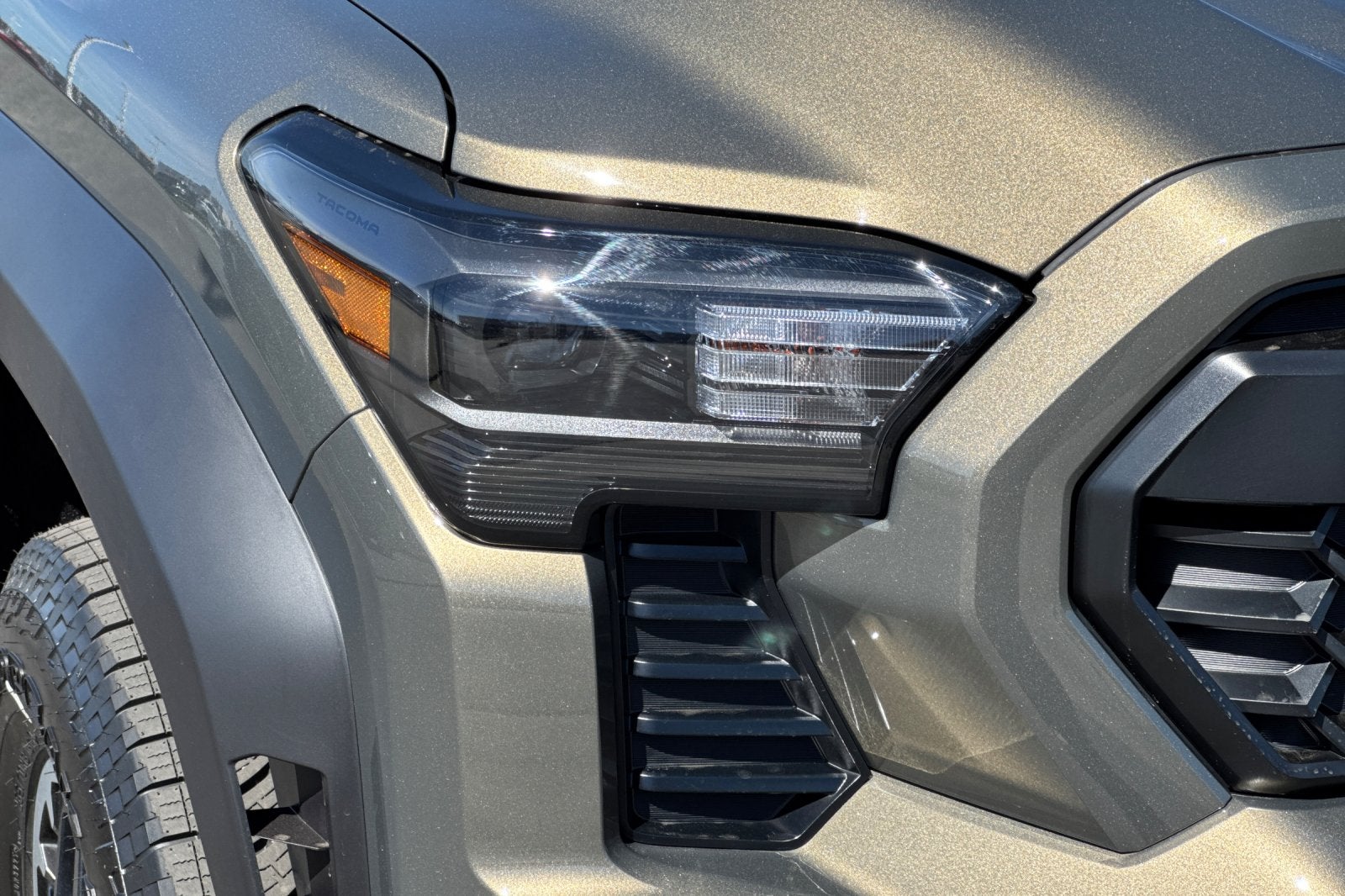 2026 Toyota Tacoma i-FORCE MAX TRD Off-Road i-FORCE MAX