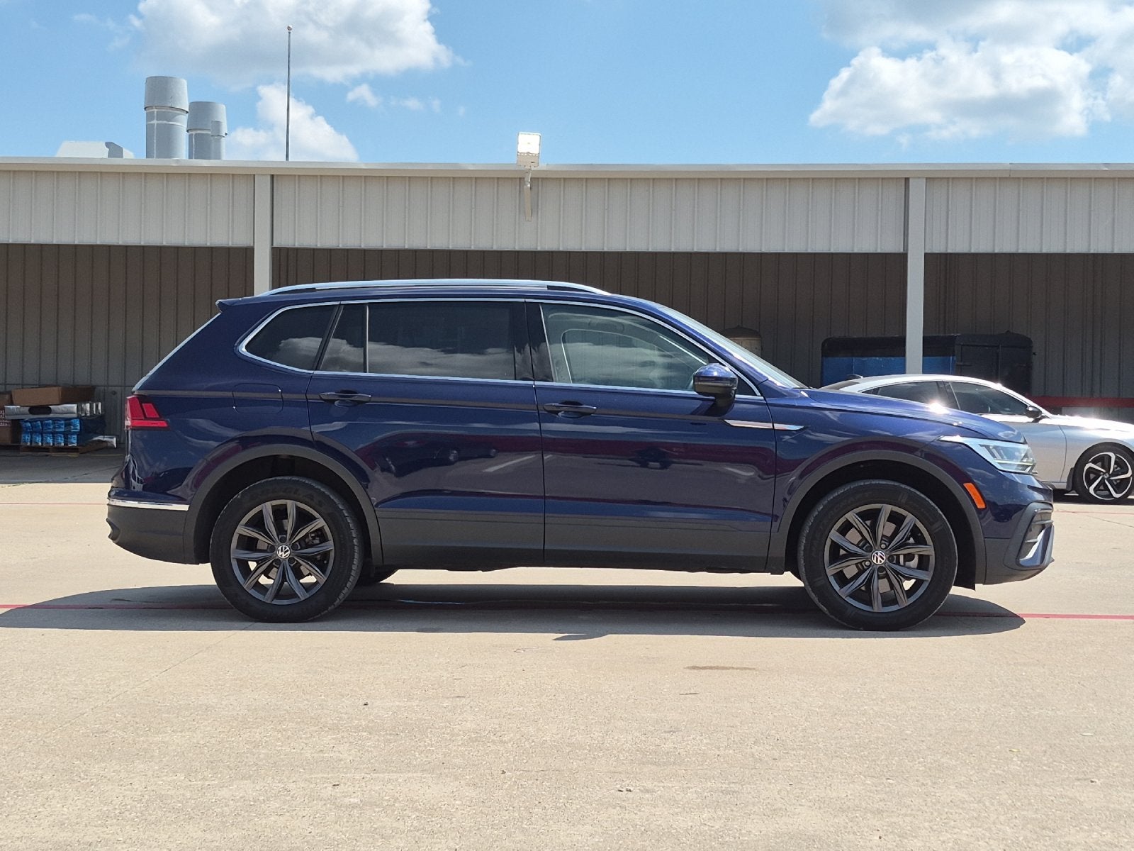 2023 Volkswagen Tiguan 2.0T SE
