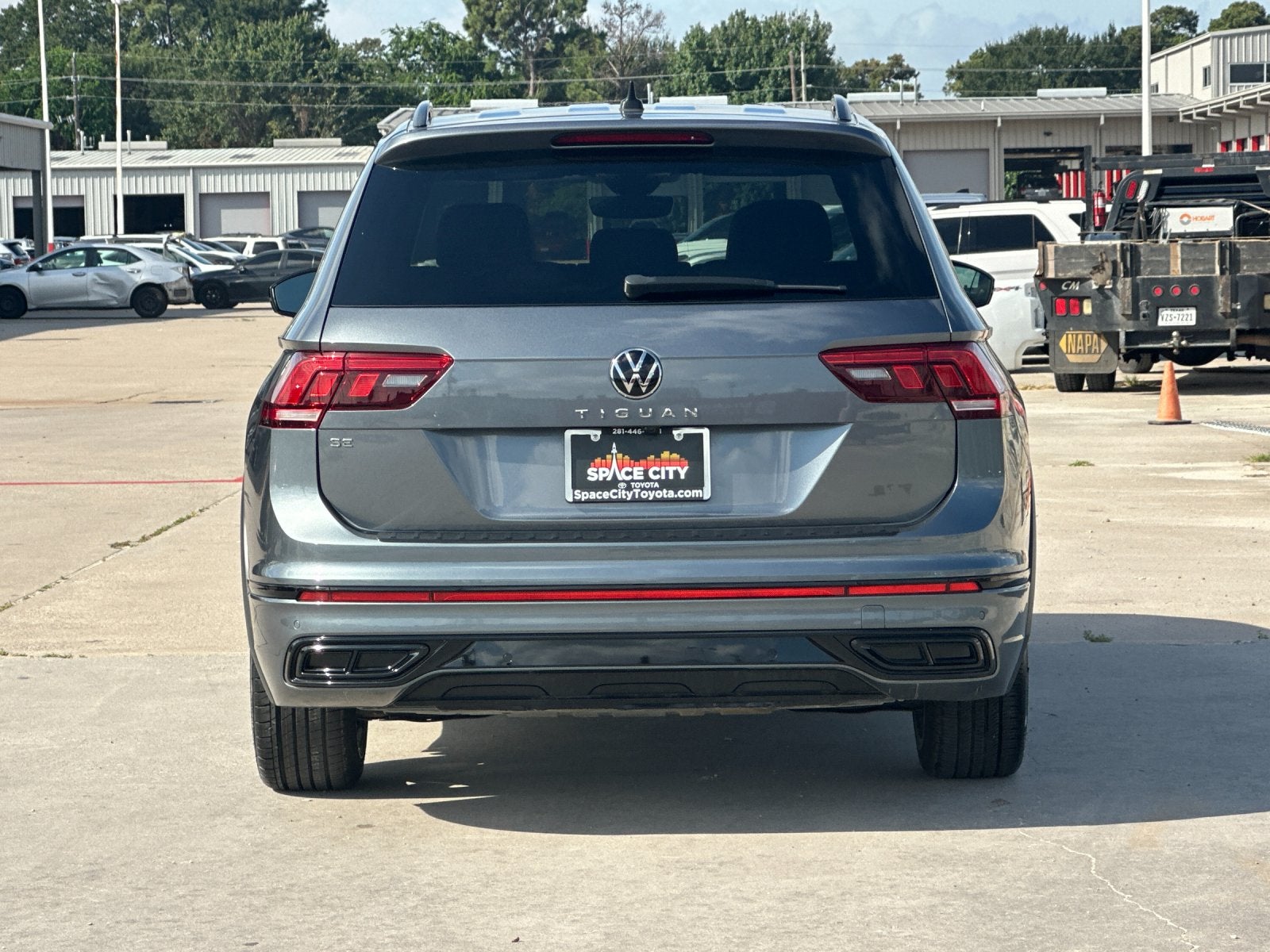 2023 Volkswagen Tiguan 2.0T SE R-Line Black