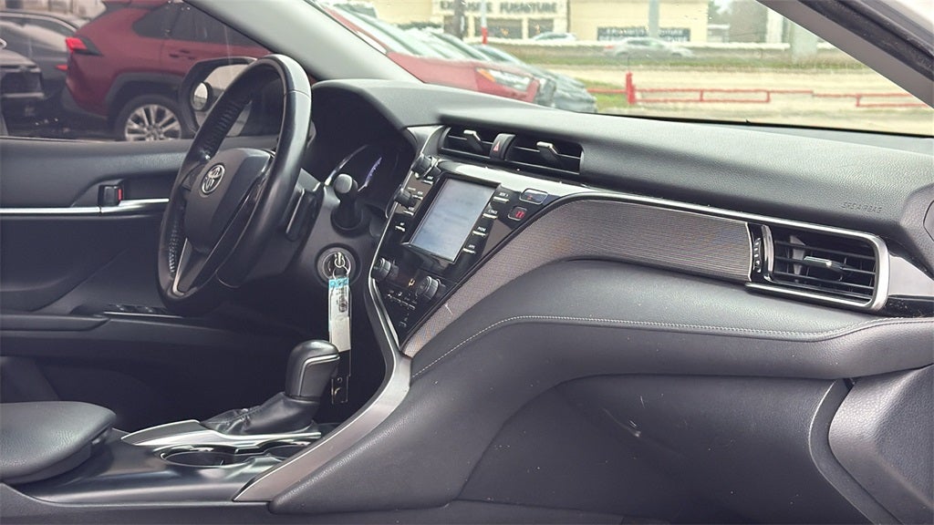 2019 Toyota CAMRY SE