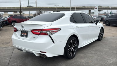 2019 Toyota CAMRY SE