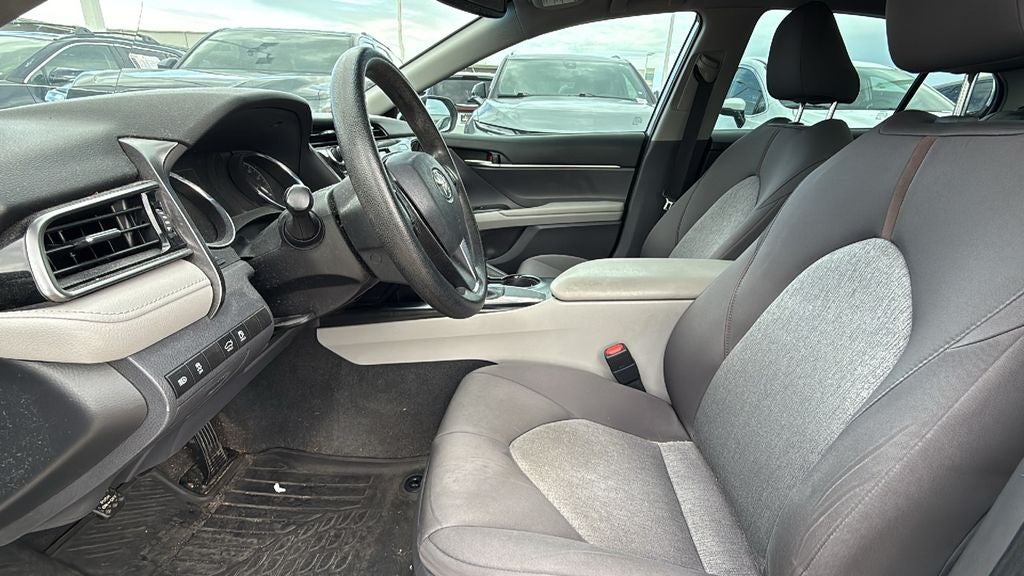 2019 Toyota CAMRY LE