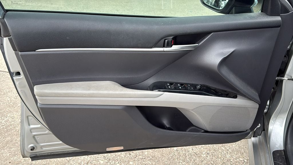 2019 Toyota CAMRY LE