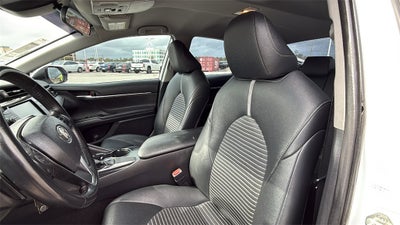 2019 Toyota CAMRY SE