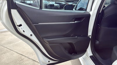 2019 Toyota CAMRY SE