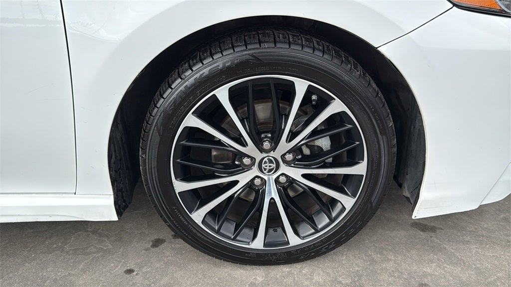 2019 Toyota CAMRY SE