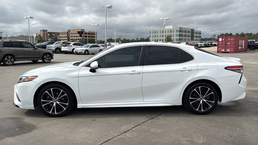 2019 Toyota CAMRY SE