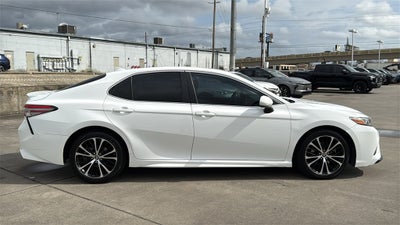 2019 Toyota CAMRY SE