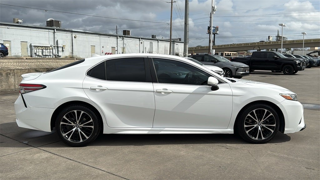 2019 Toyota CAMRY SE