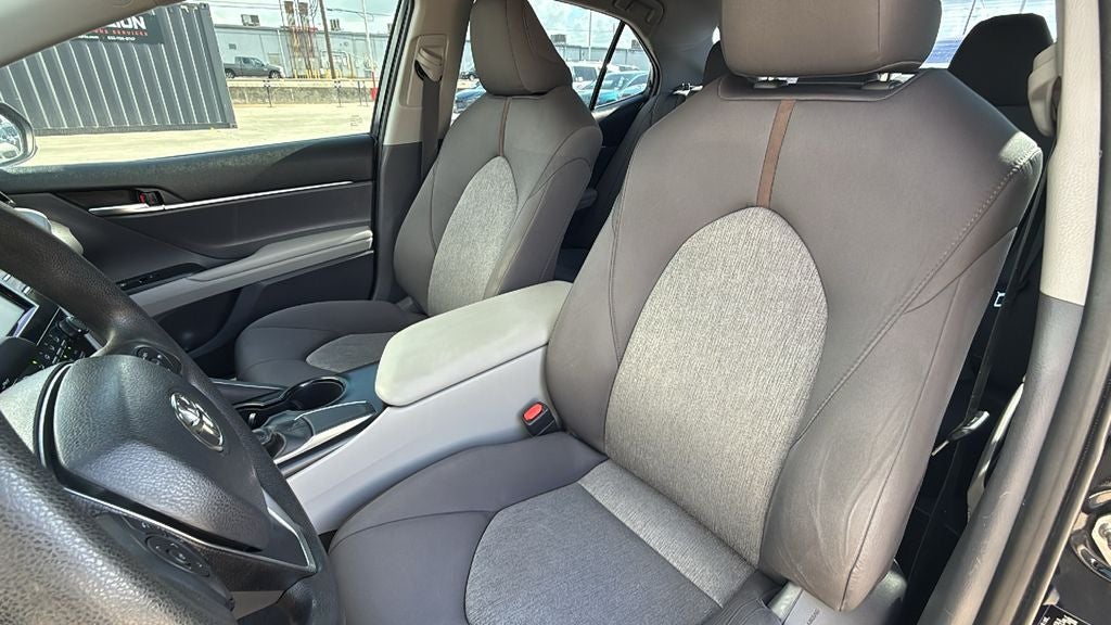 2019 Toyota CAMRY LE